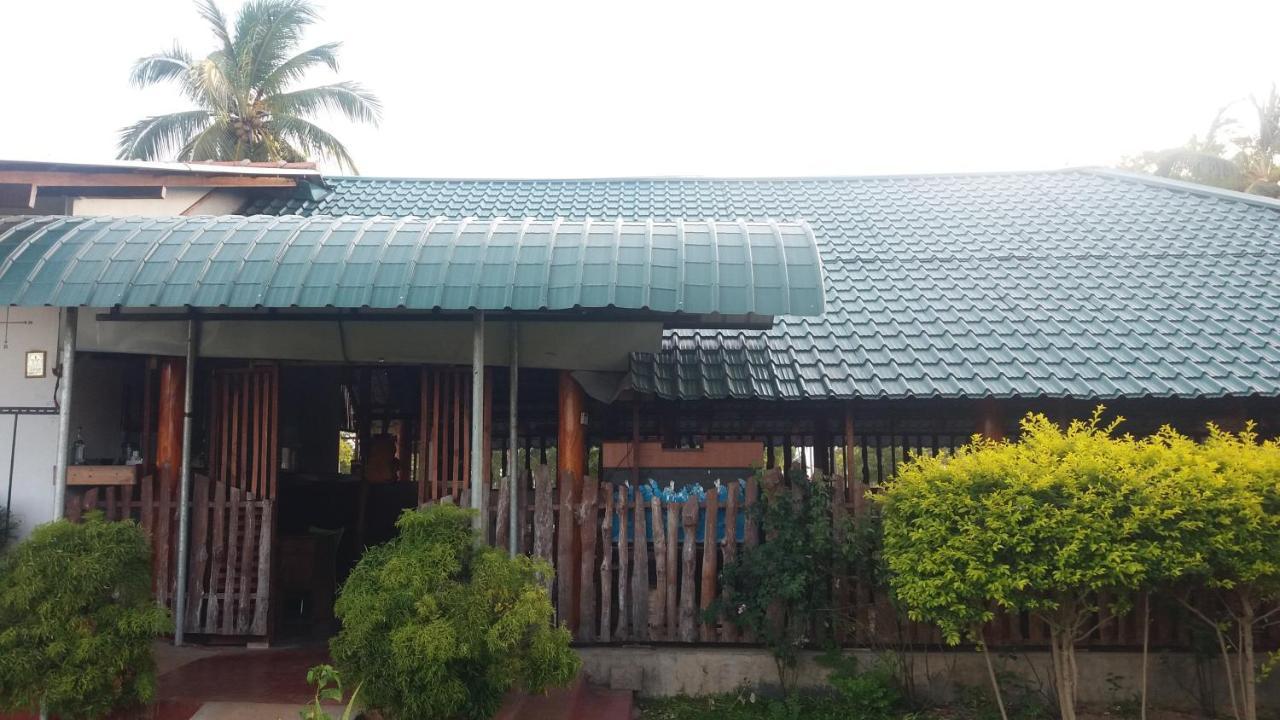 Shan Guest And Restaurant Нилавели Экстерьер фото