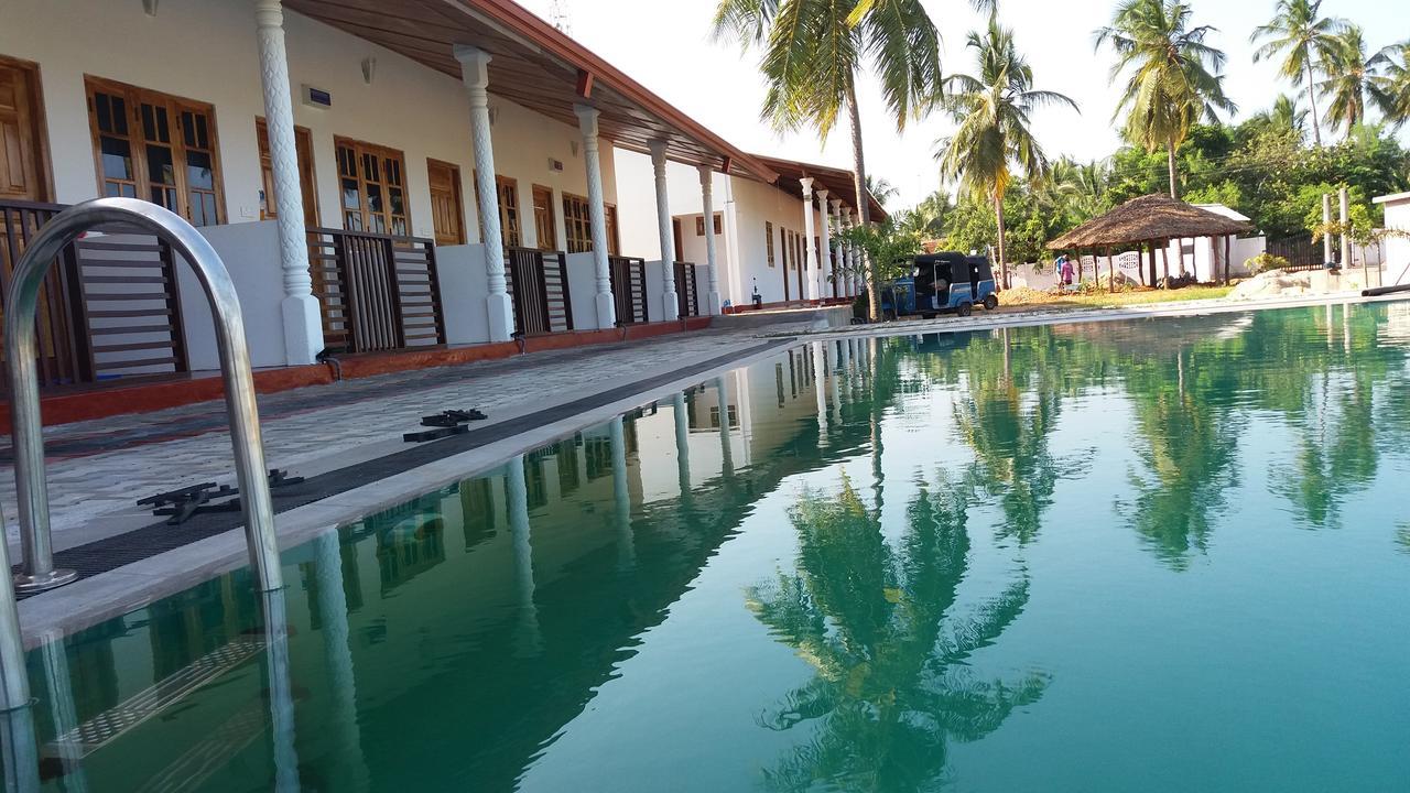 Shan Guest And Restaurant Нилавели Экстерьер фото