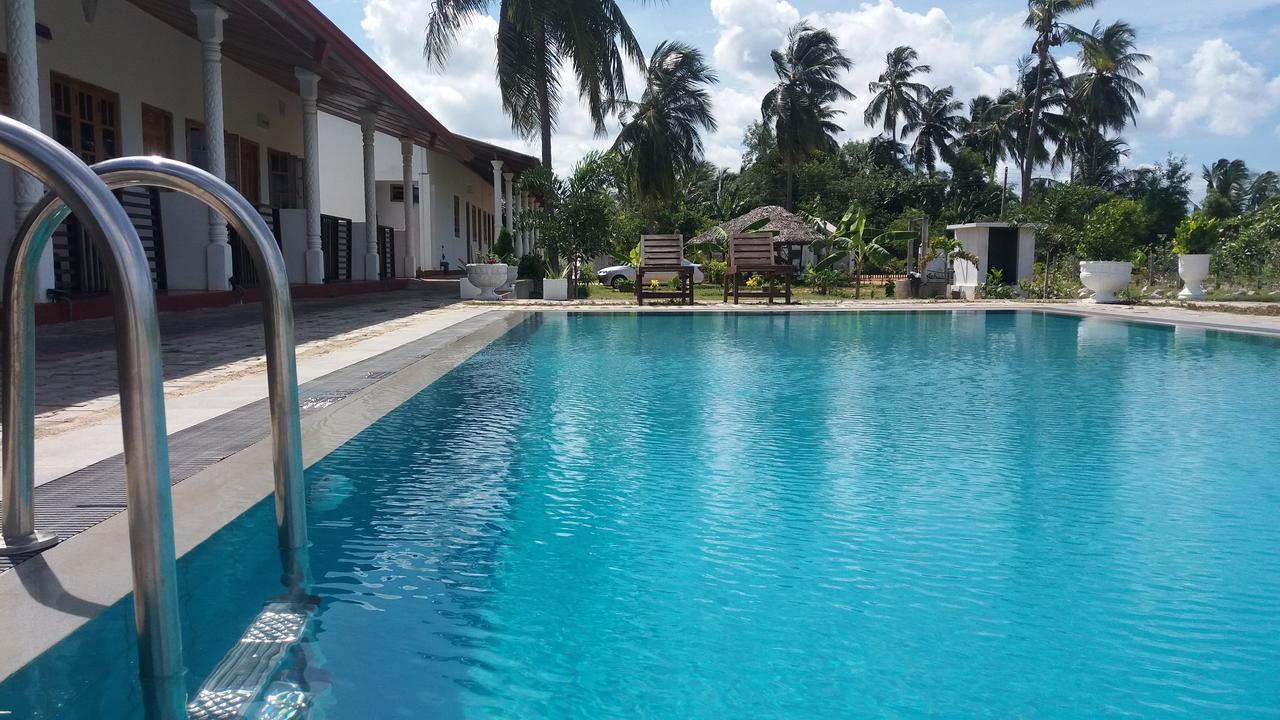 Shan Guest And Restaurant Нилавели Экстерьер фото