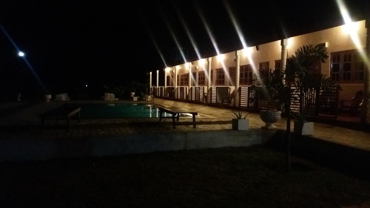 Shan Guest And Restaurant Нилавели Экстерьер фото