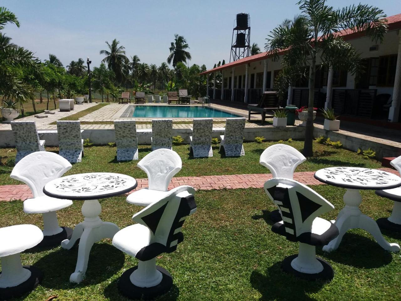 Shan Guest And Restaurant Нилавели Экстерьер фото