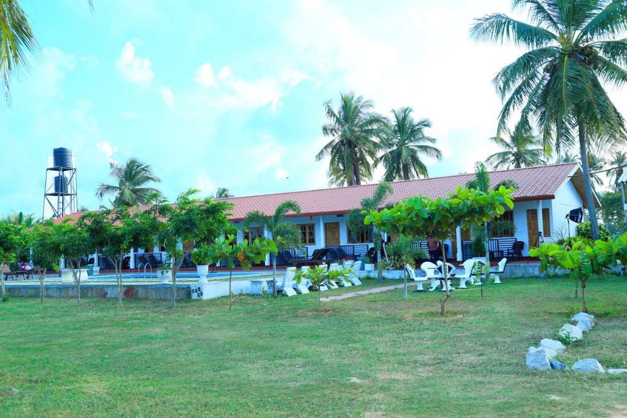 Shan Guest And Restaurant Нилавели Экстерьер фото